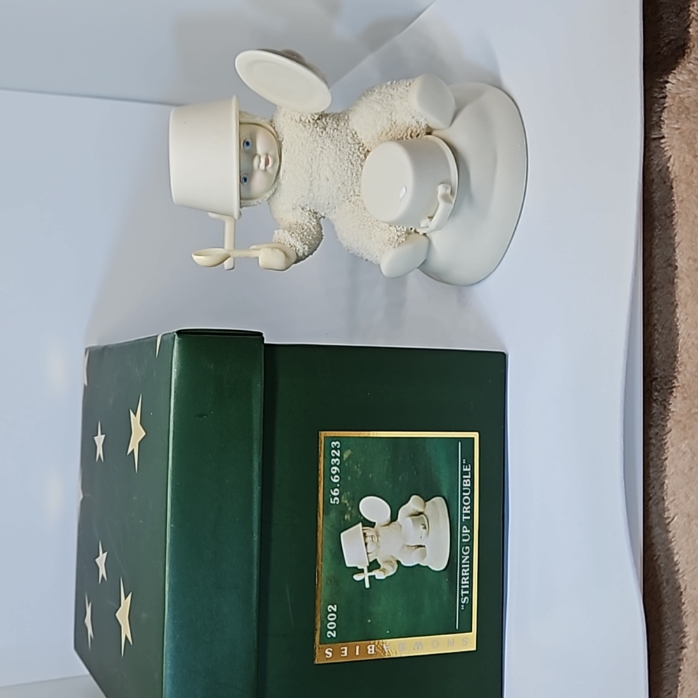 Dept 56 Snowbabies 2002 Stirring Up Trouble 56.69323 Winter Wonderland Christmas - Picture 2 of 11